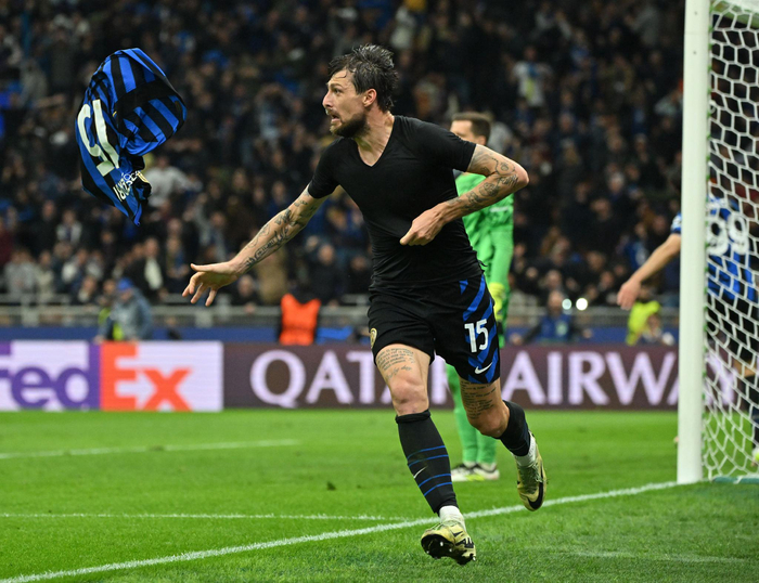 形成强烈的 形成强烈的